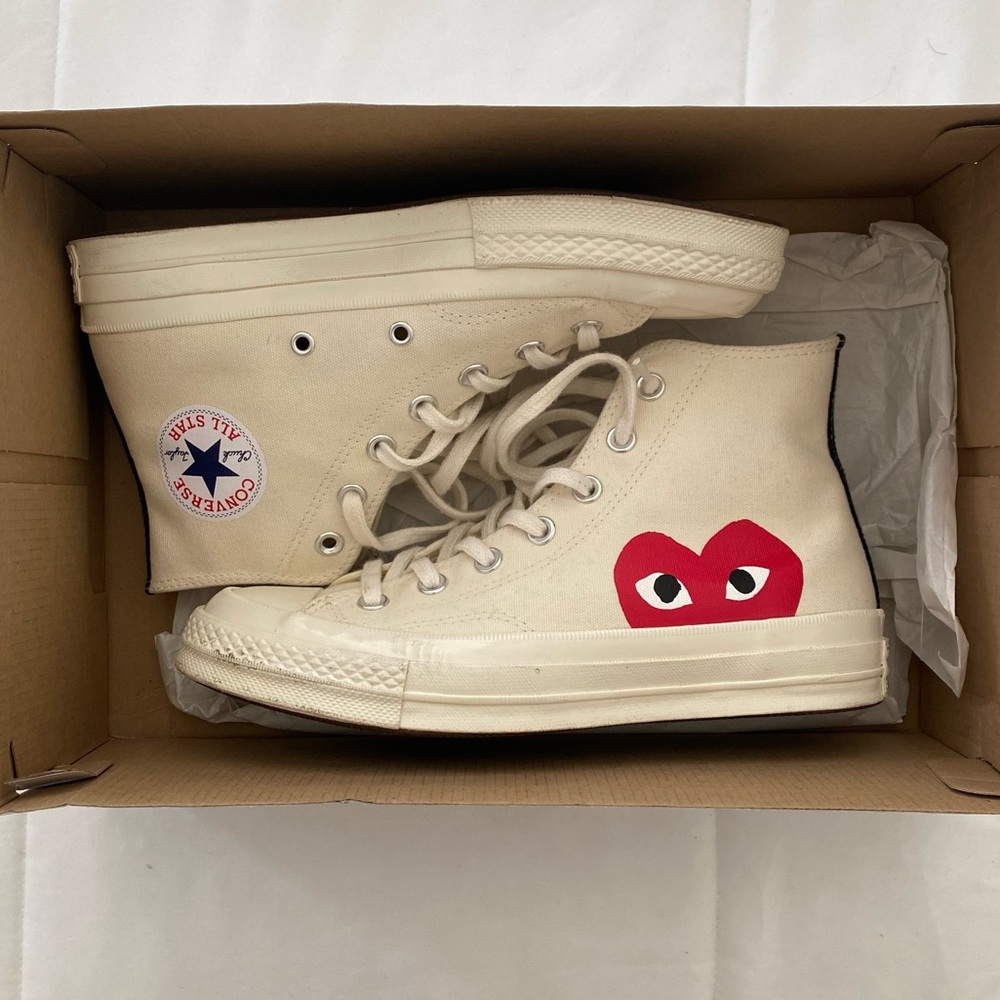 women’s comme des garçon play heart converse. size 7.5